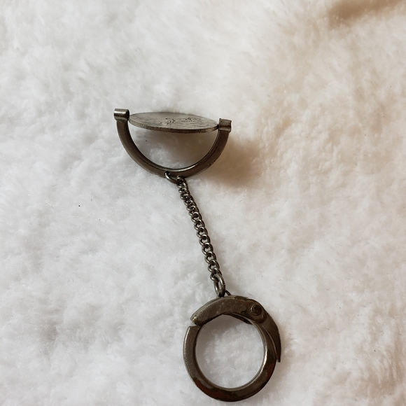 very old key chain - Picture 7 of 8